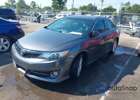 2013 Toyota Camry Se z USA, uszkodzony, nr VIN 4T1BF1FKXDU654794